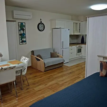 ателие - удобство, комфорт, сигурност и безплатно паркомясто Apartament